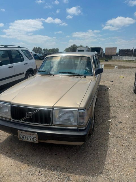 1990 Volvo 240 Base | Orland, CA | Orland Public Auto Auction