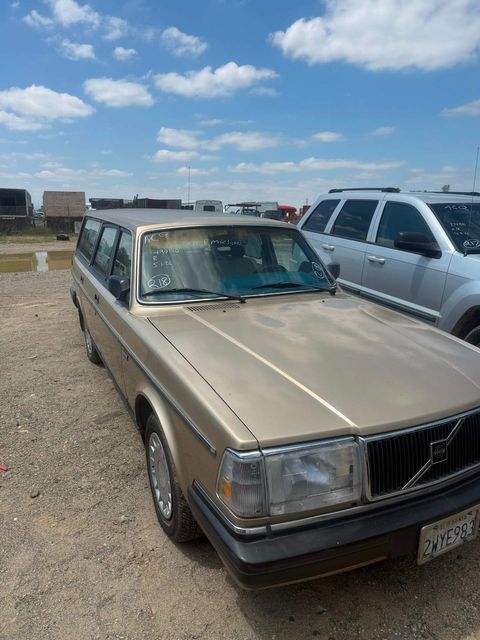 1990 Volvo 240 Base