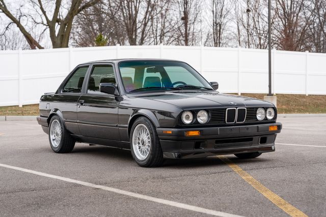 1991 BMW 3 Series 318is | Chesterfield, Missouri | World Class Motorcars
