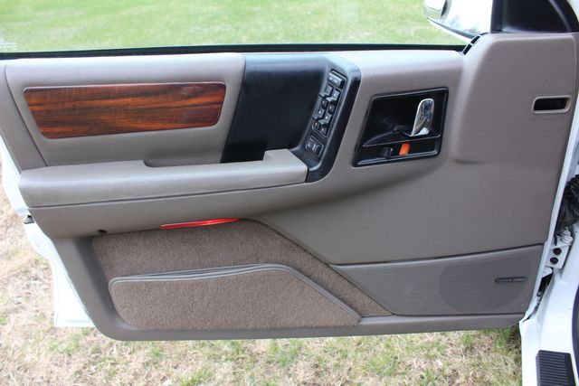 1993 Jeep Grand Cherokee Limited | Roscoe, IL | Autoland Outlets 1993 Jeep Grand Cherokee Limited | Roscoe, IL | Autoland Outlets