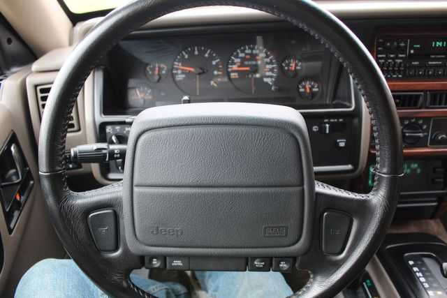 1993 Jeep Grand Cherokee Limited | Roscoe, IL | Autoland Outlets 1993 Jeep Grand Cherokee Limited | Roscoe, IL | Autoland Outlets