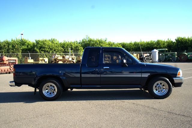 1994 Toyota Pickup Xtracab DX | Fresno, CA | 2K MOTORS 1994 Toyota Pickup Xtracab DX | Fresno, CA | 2K MOTORS