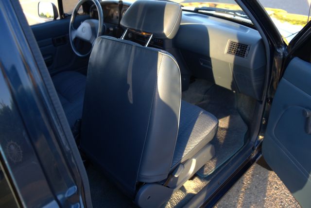 1994 Toyota Pickup DX | Fresno, CA | 2K MOTORS 1994 Toyota Pickup DX | Fresno, CA | 2K MOTORS