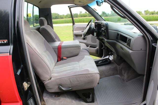 1995 Dodge Ram 2500 SLT Laramie 4WD | Roscoe, IL | Autoland Outlets 1995 Dodge Ram 2500 SLT Laramie 4WD | Roscoe, IL | Autoland Outlets