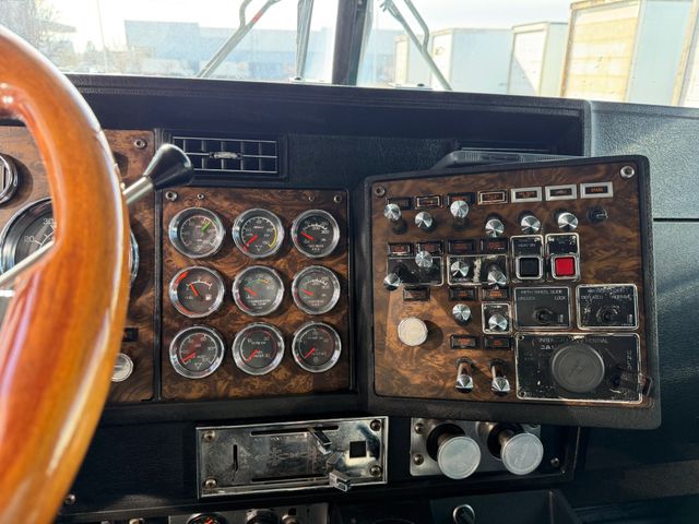 1995 Kenworth W900L Sleeper