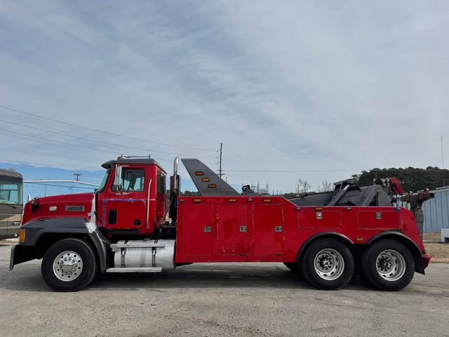 1995 Mack M600