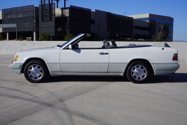 1995 Mercedes-Benz E-Class E 320 Cabriolet 