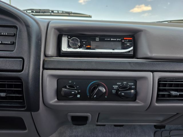 1996 Ford F-150 XLT SWB