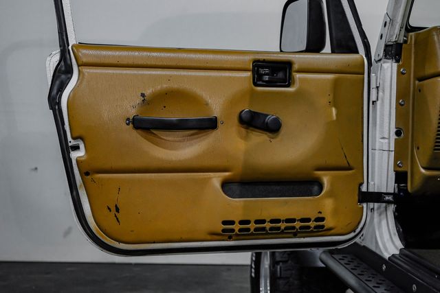 1997 Jeep Wrangler LS V-8 4L60 Automatic 241 Transfer Case LIFTED TX | Dallas, TX | East Dallas Diesel 1997 Jeep Wrangler LS V-8 4L60 Automatic 241 Transfer Case LIFTED TX | Dallas, TX | East Dallas Diesel