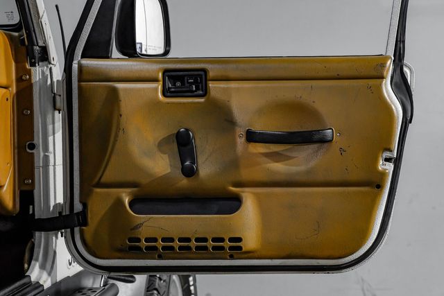 1997 Jeep Wrangler LS V-8 4L60 Automatic 241 Transfer Case LIFTED TX | Dallas, TX | East Dallas Diesel 1997 Jeep Wrangler LS V-8 4L60 Automatic 241 Transfer Case LIFTED TX | Dallas, TX | East Dallas Diesel