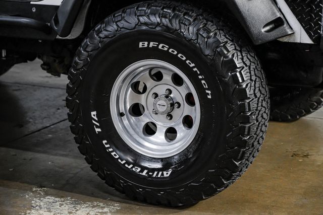 1997 Jeep Wrangler LS V-8 4L60 Automatic 241 Transfer Case LIFTED TX | Dallas, TX | East Dallas Diesel 1997 Jeep Wrangler LS V-8 4L60 Automatic 241 Transfer Case LIFTED TX | Dallas, TX | East Dallas Diesel