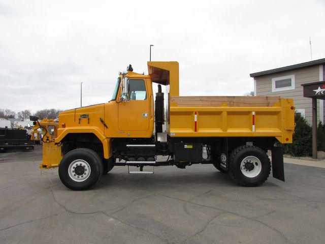 1997 Autocar 4x4 Reg Cab Dump Truck  | St Cloud MN | NorthStar Truck Sales