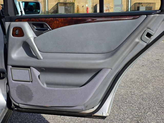 1998 Mercedes-Benz E-Class E 300TD 1998 Mercedes-Benz E-Class E 300TD