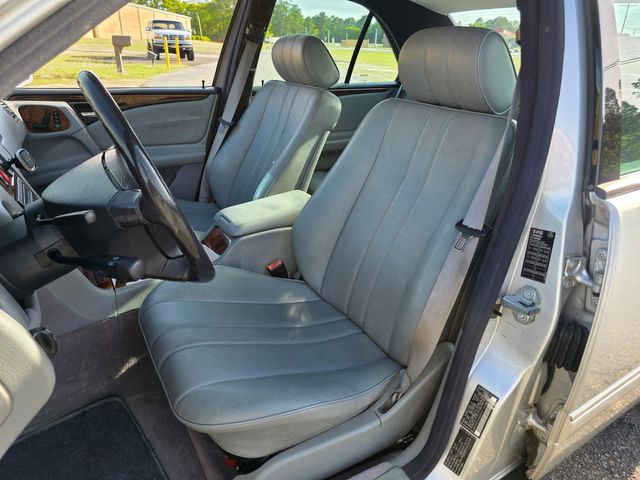 1998 Mercedes-Benz E-Class E 300TD 1998 Mercedes-Benz E-Class E 300TD