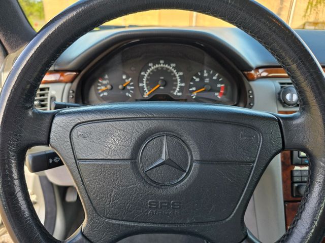 1998 Mercedes-Benz E-Class E 300TD 1998 Mercedes-Benz E-Class E 300TD