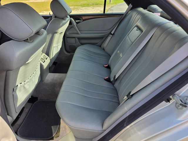 1998 Mercedes-Benz E-Class E 300TD 1998 Mercedes-Benz E-Class E 300TD