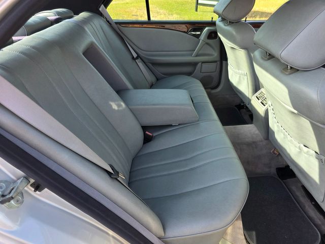 1998 Mercedes-Benz E-Class E 300TD 1998 Mercedes-Benz E-Class E 300TD
