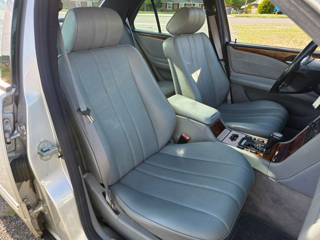 1998 Mercedes-Benz E-Class E 300TD 1998 Mercedes-Benz E-Class E 300TD