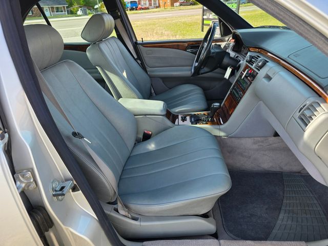 1998 Mercedes-Benz E-Class E 300TD 1998 Mercedes-Benz E-Class E 300TD