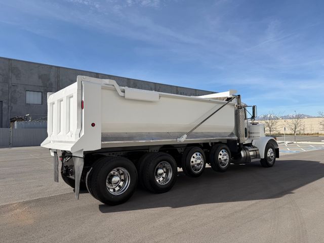 1998 Peterbilt 379 Dump Truck 