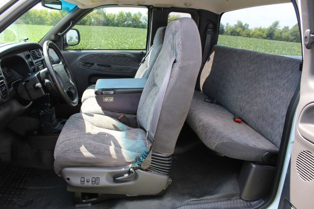 1999 Dodge Ram 2500 SPORT Diesel Manual 5 speed | Roscoe, IL | Autoland Outlets 1999 Dodge Ram 2500 SPORT Diesel Manual 5 speed | Roscoe, IL | Autoland Outlets