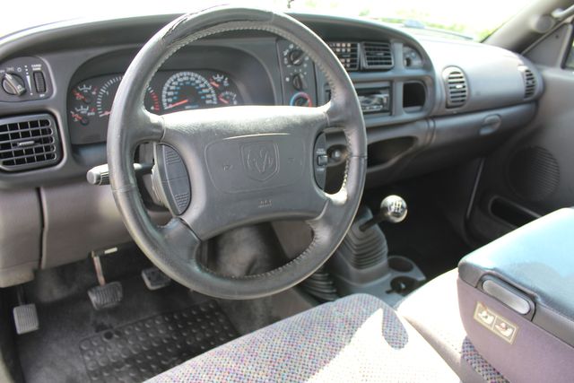 1999 Dodge Ram 2500 SPORT Diesel Manual 5 speed | Roscoe, IL | Autoland Outlets 1999 Dodge Ram 2500 SPORT Diesel Manual 5 speed | Roscoe, IL | Autoland Outlets