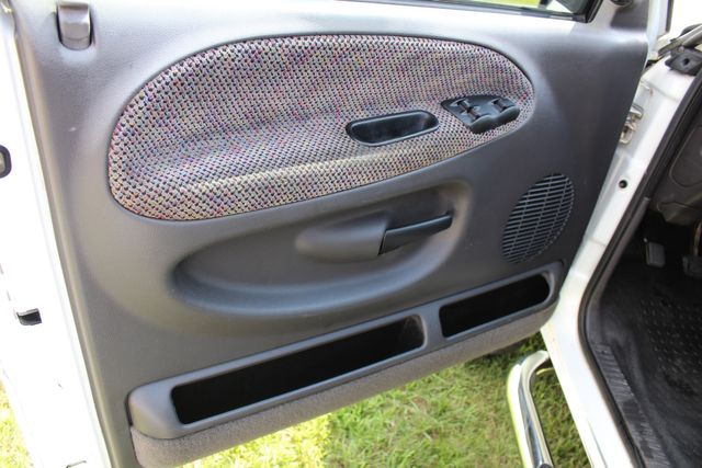 1999 Dodge Ram 2500 SPORT Diesel Manual 5 speed | Roscoe, IL | Autoland Outlets 1999 Dodge Ram 2500 SPORT Diesel Manual 5 speed | Roscoe, IL | Autoland Outlets