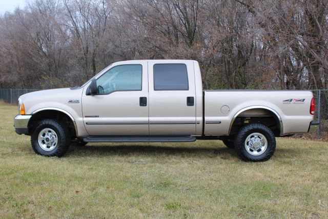 1999 Ford F-350 Crew Cab 4x4 Diesel Lariat | Roscoe, IL | Autoland Outlets 1999 Ford F-350 Crew Cab 4x4 Diesel Lariat | Roscoe, IL | Autoland Outlets