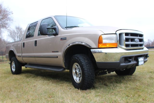 1999 Ford F-350 Crew Cab 4x4 Diesel Lariat | Roscoe, IL | Autoland Outlets 1999 Ford F-350 Crew Cab 4x4 Diesel Lariat | Roscoe, IL | Autoland Outlets