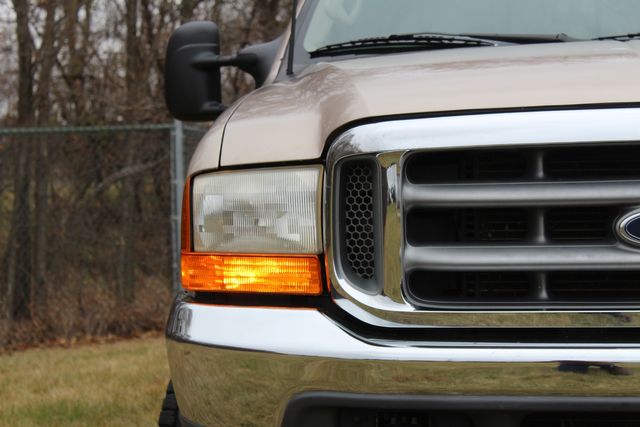 1999 Ford F-350 Crew Cab 4x4 Diesel Lariat | Roscoe, IL | Autoland Outlets 1999 Ford F-350 Crew Cab 4x4 Diesel Lariat | Roscoe, IL | Autoland Outlets