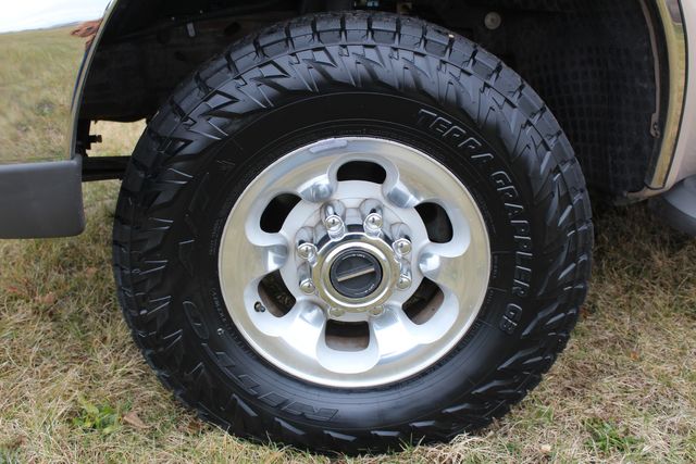 1999 Ford F-350 Crew Cab 4x4 Diesel Lariat | Roscoe, IL | Autoland Outlets 1999 Ford F-350 Crew Cab 4x4 Diesel Lariat | Roscoe, IL | Autoland Outlets