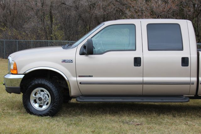 1999 Ford F-350 Crew Cab 4x4 Diesel Lariat | Roscoe, IL | Autoland Outlets 1999 Ford F-350 Crew Cab 4x4 Diesel Lariat | Roscoe, IL | Autoland Outlets