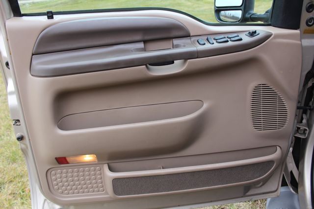 1999 Ford F-350 Crew Cab 4x4 Diesel Lariat | Roscoe, IL | Autoland Outlets 1999 Ford F-350 Crew Cab 4x4 Diesel Lariat | Roscoe, IL | Autoland Outlets