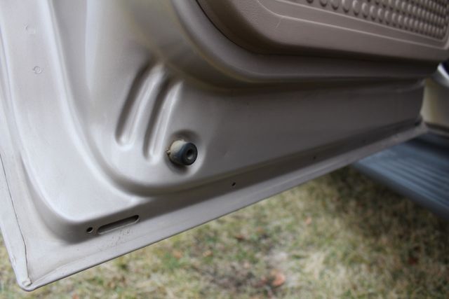 1999 Ford F-350 Crew Cab 4x4 Diesel Lariat | Roscoe, IL | Autoland Outlets 1999 Ford F-350 Crew Cab 4x4 Diesel Lariat | Roscoe, IL | Autoland Outlets