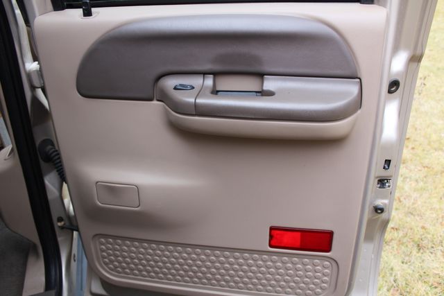 1999 Ford F-350 Crew Cab 4x4 Diesel Lariat | Roscoe, IL | Autoland Outlets 1999 Ford F-350 Crew Cab 4x4 Diesel Lariat | Roscoe, IL | Autoland Outlets