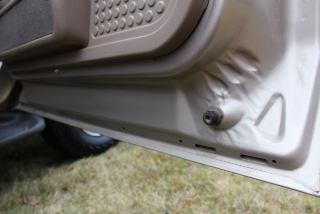 1999 Ford F-350 Crew Cab 4x4 Diesel Lariat | Roscoe, IL | Autoland Outlets 1999 Ford F-350 Crew Cab 4x4 Diesel Lariat | Roscoe, IL | Autoland Outlets