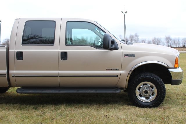 1999 Ford F-350 Crew Cab 4x4 Diesel Lariat | Roscoe, IL | Autoland Outlets 1999 Ford F-350 Crew Cab 4x4 Diesel Lariat | Roscoe, IL | Autoland Outlets