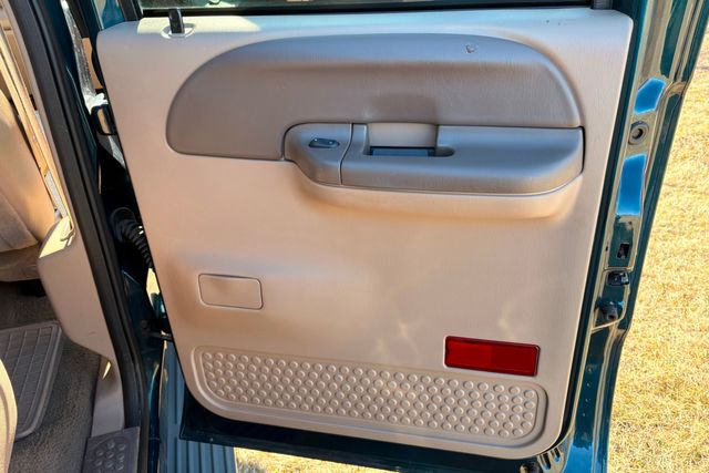 1999 Ford F-350 Super Duty Lariat 4x4 | Roscoe, IL | Autoland Outlets