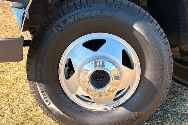 1999 Ford F-350 Super Duty Lariat 4x4 | Roscoe, IL | Autoland Outlets