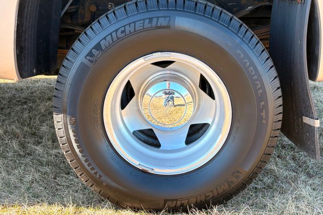 1999 Ford F-350 Super Duty Lariat 4x4 | Roscoe, IL | Autoland Outlets