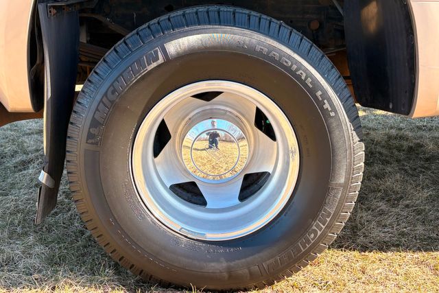 1999 Ford F-350 Super Duty Lariat 4x4 | Roscoe, IL | Autoland Outlets