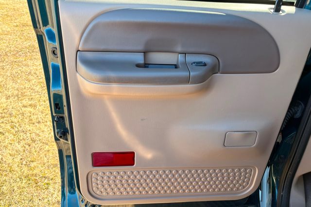 1999 Ford F-350 Super Duty Lariat 4x4 | Roscoe, IL | Autoland Outlets