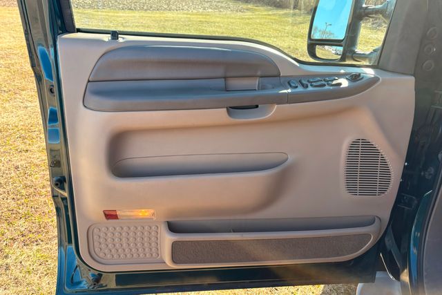 1999 Ford F-350 Super Duty Lariat 4x4 | Roscoe, IL | Autoland Outlets