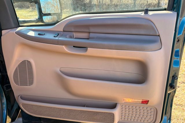 1999 Ford F-350 Super Duty Lariat 4x4 | Roscoe, IL | Autoland Outlets 1999 Ford F-350 Super Duty Lariat 4x4 | Roscoe, IL | Autoland Outlets