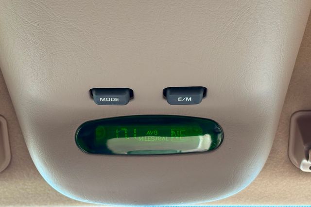 1999 Ford F-350 Super Duty Lariat 4x4 | Roscoe, IL | Autoland Outlets 1999 Ford F-350 Super Duty Lariat 4x4 | Roscoe, IL | Autoland Outlets