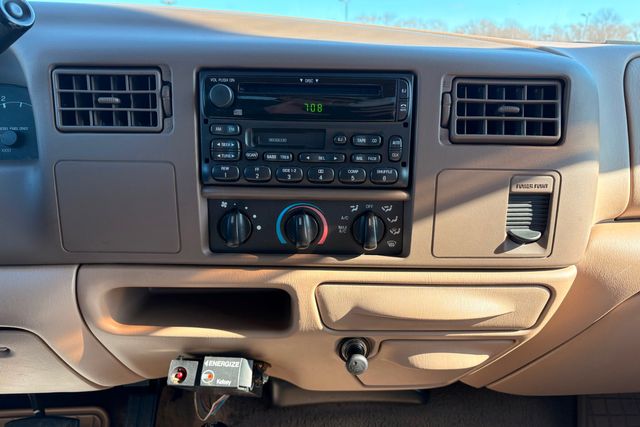 1999 Ford F-350 Super Duty Lariat 4x4 | Roscoe, IL | Autoland Outlets