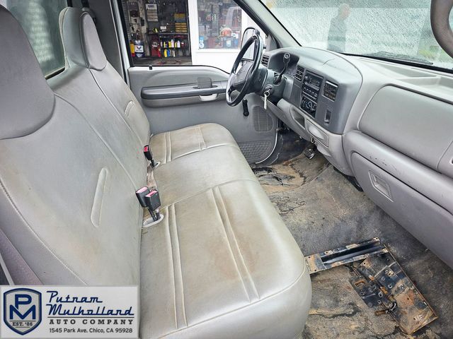 1999 Ford F450 Super Duty  Regular Cab and Chassis
