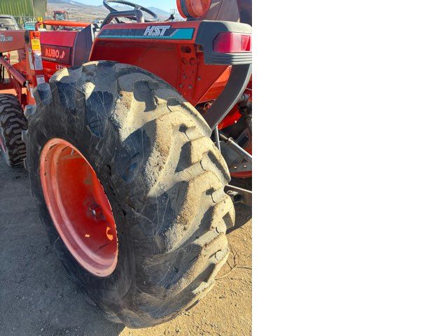 1999 Kubota L3710D Tractor  w/ LA681 Front End Loader Attachment