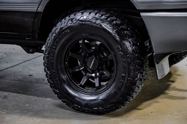 1999 Toyota Land Cruiser Locking Rear Diff 3RD ROW Leather LIFTED 33" A/T | Dallas, TX | East Dallas Diesel 1999 Toyota Land Cruiser Locking Rear Diff 3RD ROW Leather LIFTED 33" A/T | Dallas, TX | East Dallas Diesel