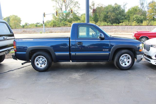 2000 Chevrolet Silverado 1500 Regular Cab Short Bed | Granite City, Illinois | MasterCars Company Inc. 2000 Chevrolet Silverado 1500 Regular Cab Short Bed | Granite City, Illinois | MasterCars Company Inc.